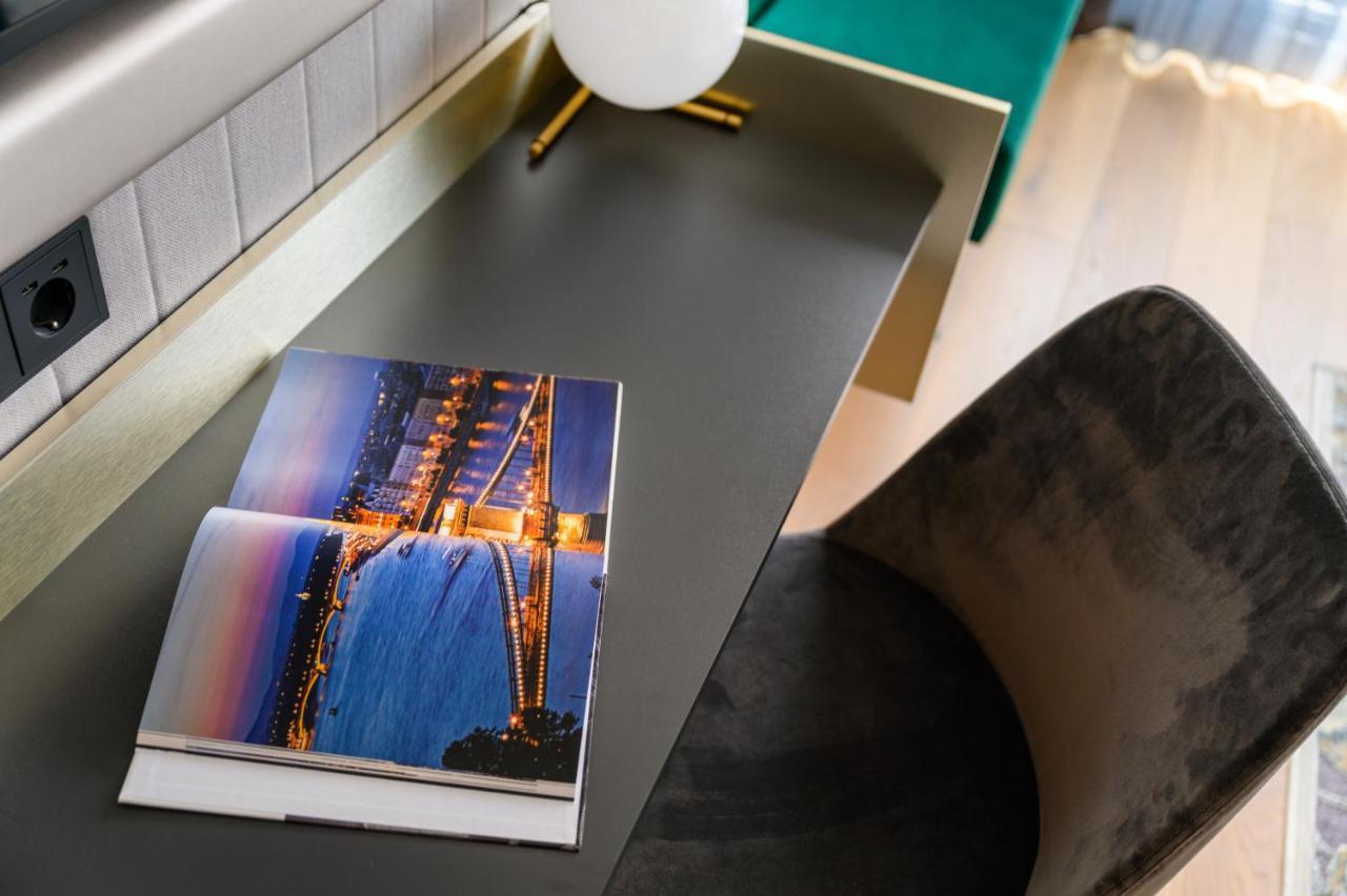 Emerald Downtown Luxury Suites By Continental Group Budapest Eksteriør billede