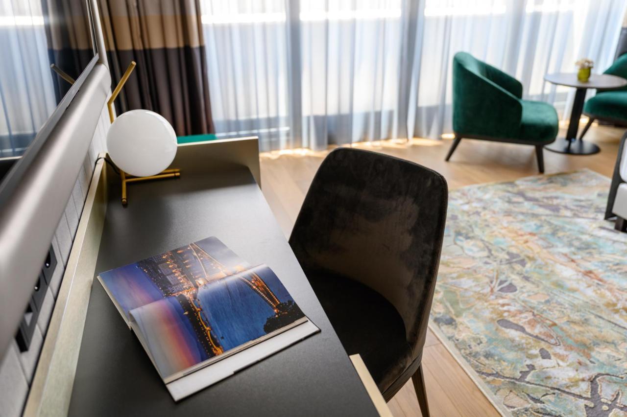 Emerald Downtown Luxury Suites By Continental Group Budapest Eksteriør billede
