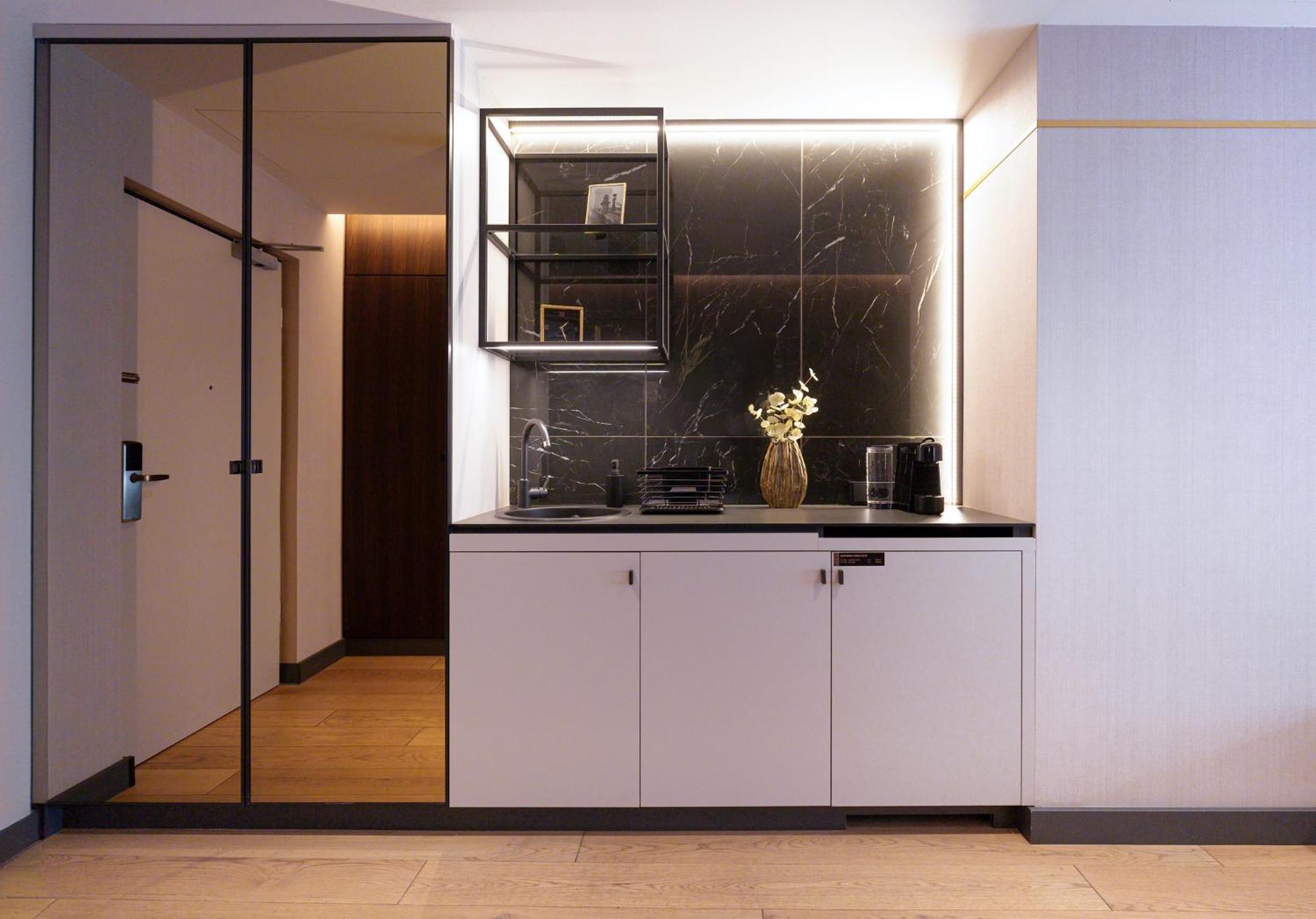 Emerald Downtown Luxury Suites By Continental Group Budapest Eksteriør billede