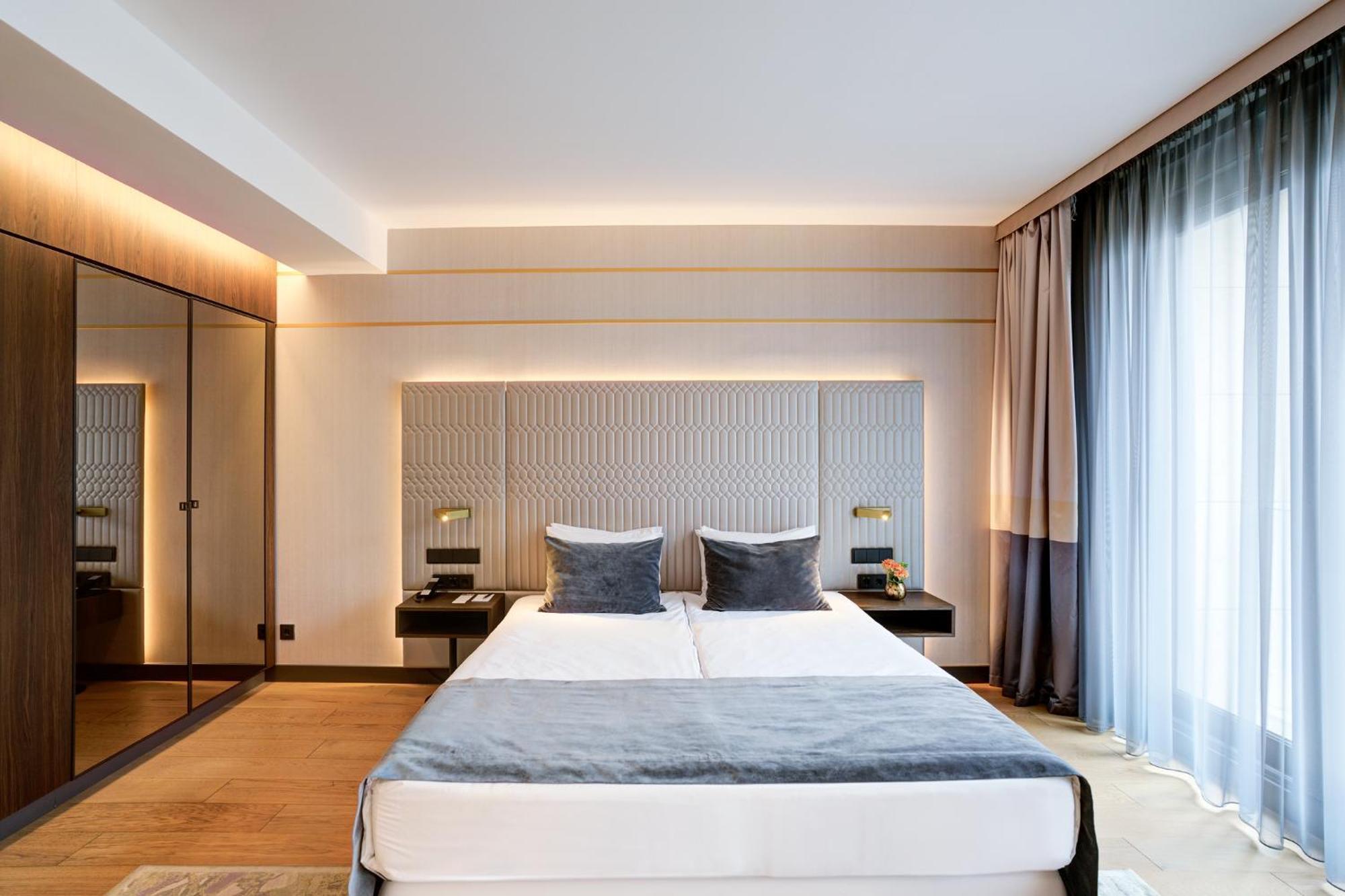 Emerald Downtown Luxury Suites By Continental Group Budapest Eksteriør billede